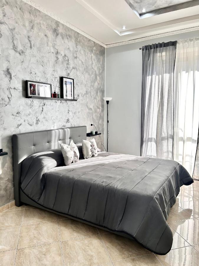 Casa Vacanze The Fortress Apartment เนเปิลส์ ภายนอก รูปภาพ