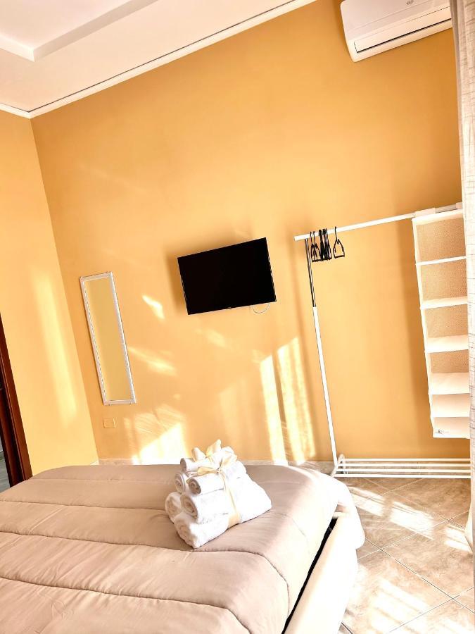 Casa Vacanze The Fortress Apartment เนเปิลส์ ภายนอก รูปภาพ